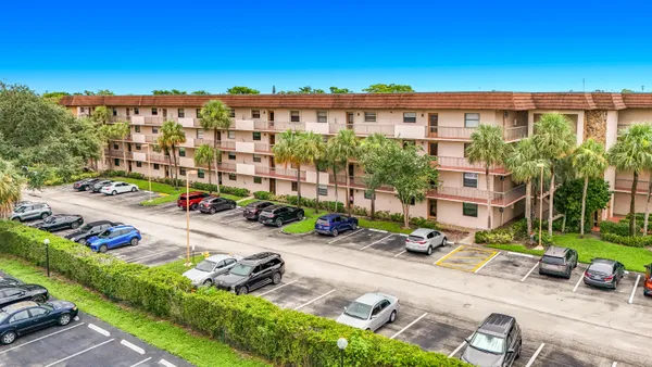 Property Slideshow image 2 of 40 | 4970 e sabal palm blvd 412, Tamarac, FL, 33319