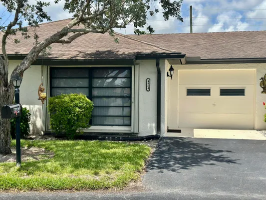 Property Slideshow image 2 of 10 | 4964 eaglewood rd a, Boynton Beach, FL, 33436