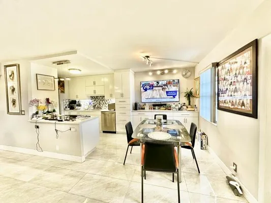 Property Slideshow image 2 of 33 | 3008 guildford a a, Boca Raton, FL, 33434