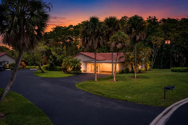 Property Slideshow image 2 of 43 | 21195 juego cir 16-a, Boca Raton, FL, 33433