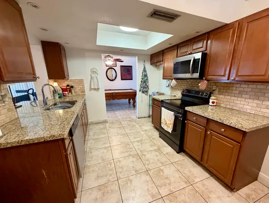 Property Slideshow image 3 of 15 | 6875 nw 17th ct, Margate, FL, 33063