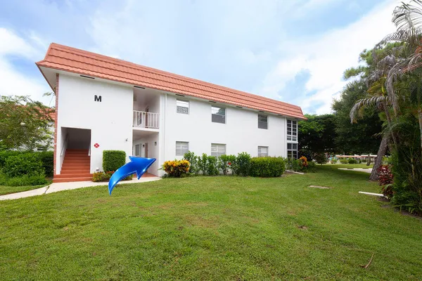 Property Slideshow image 2 of 37 | 2600 se ocean blvd m1, Stuart, FL, 34996