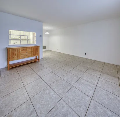 Property Slideshow image 3 of 20 | 3240 lake osborne dr 109, Lake Worth Beach, FL, 33461