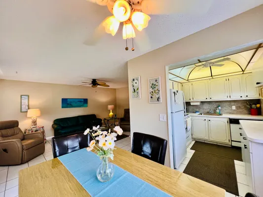 Property Slideshow image 3 of 16 | 437 chatham u u, West Palm Beach, FL, 33417