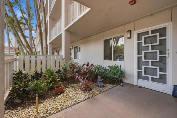 Property Slideshow image 3 of 42 | 6112 huntwick ter 108, Delray Beach, FL, 33484