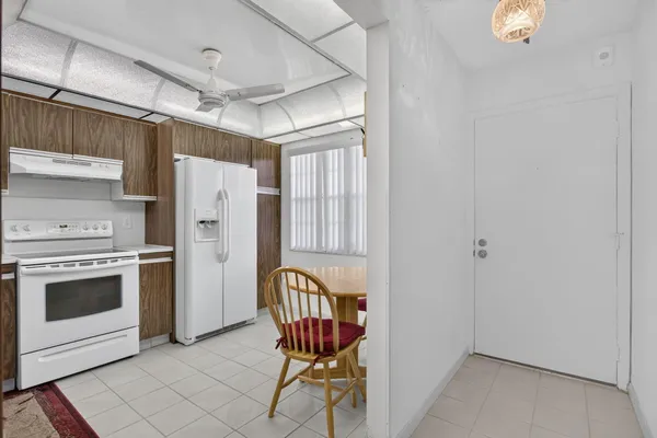 Property Slideshow image 3 of 41 | 2201 lucaya bnd m2, Coconut Creek, FL, 33066
