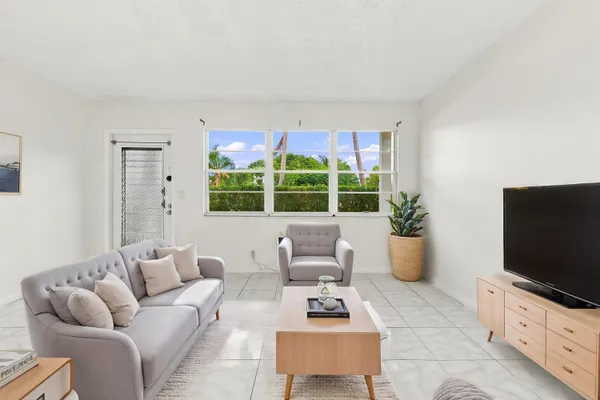 Property Slideshow image 2 of 43 | 310 oakridge r ct 310, Deerfield Beach, FL, 33442