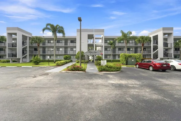Property Slideshow image 2 of 35 | 15355 lakes of delray blvd 314, Delray Beach, FL, 33484