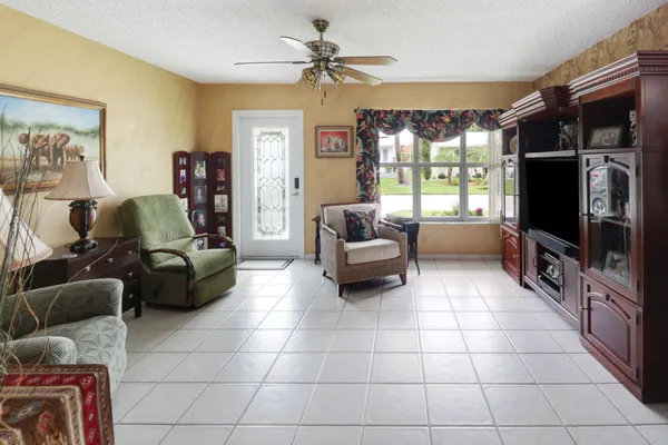 Property Slideshow image 3 of 21 | 4312 nw 47th st, Tamarac, FL, 33319