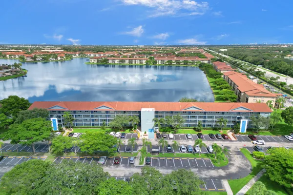 Property Slideshow image 3 of 21 | 1400 sw 131st way 305q, Pembroke Pines, FL, 33027