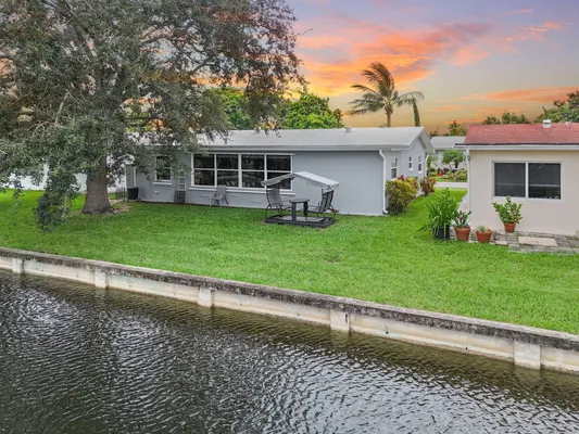 Property Slideshow image 2 of 21 | 4312 nw 47th st, Tamarac, FL, 33319