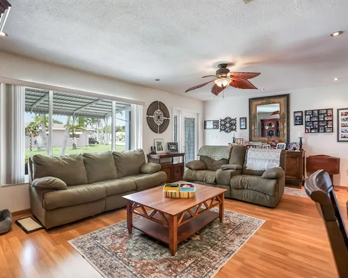 Property Slideshow image 3 of 33 | 4703 nw 45th ct, Tamarac, FL, 33319