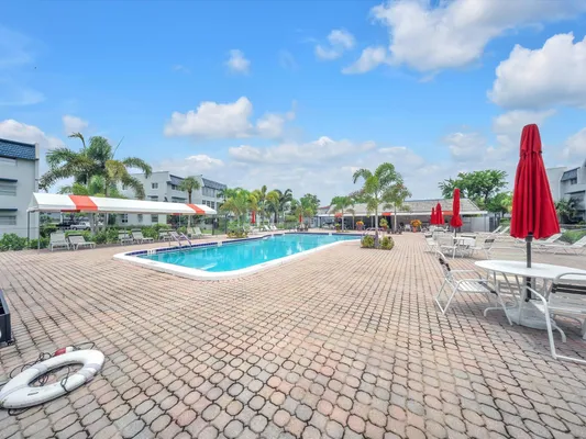 Property Slideshow image 2 of 33 | 7807 golf cir dr 105, Margate, FL, 33063