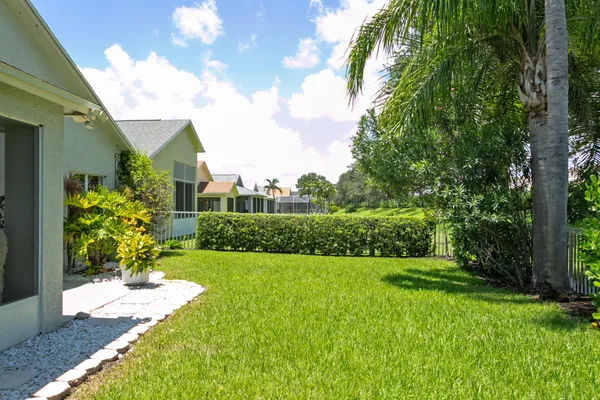 Property Slideshow image 2 of 32 | 334 sw n shore blvd, Port St. Lucie, FL, 34986