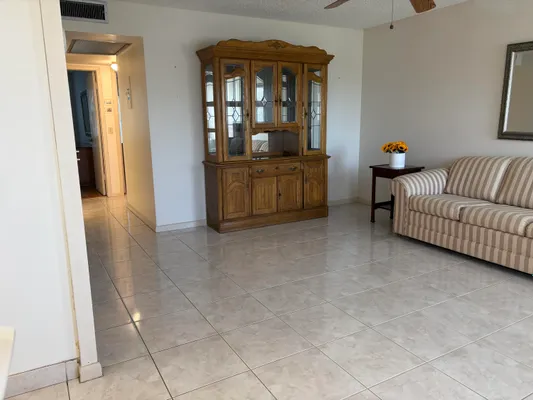 Property Slideshow image 2 of 20 | 3076 guildford e, Boca Raton, FL, 33434