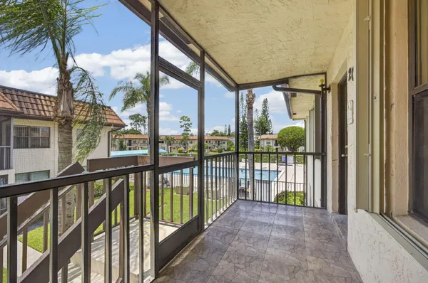 Property Slideshow image 3 of 13 | 7262 golf colony ct 204, Lake Worth, FL, 33467