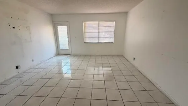 Property Slideshow image 2 of 19 | 22 abbey ln 104, Delray Beach, FL, 33446