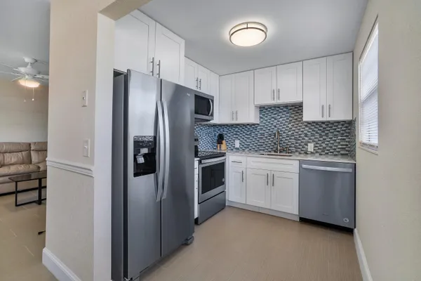 Property Slideshow image 3 of 19 | 224 fanshaw f f, Boca Raton, FL, 33434