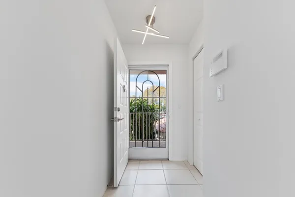 Property Slideshow image 3 of 32 | 5842 crystal shores dr 205, Boynton Beach, FL, 33437