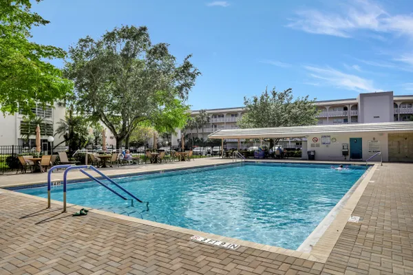 Property Slideshow image 3 of 8 | 2002 granada dr e1, Coconut Creek, FL, 33066