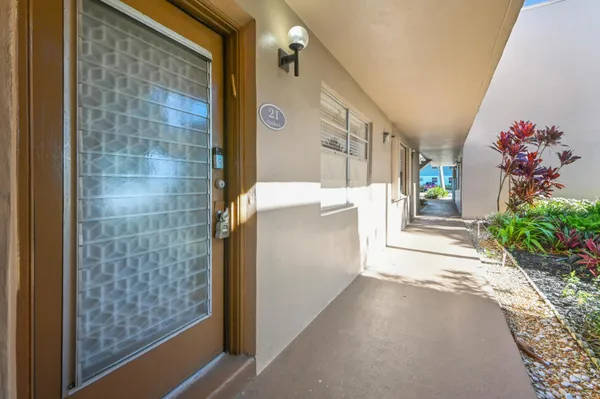 Property Slideshow image 2 of 36 | 21 flanders a a, Delray Beach, FL, 33484