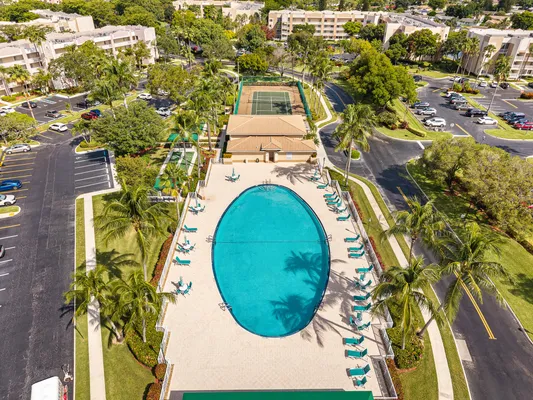 Property Slideshow image 3 of 35 | 9539 weldon cir f408, Tamarac, FL, 33321