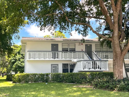 Property Slideshow image 2 of 17 | 561 durham t t, Deerfield Beach, FL, 33442