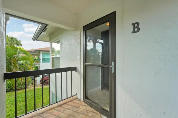 Property Slideshow image 2 of 46 | 13679 date palm ct b, Delray Beach, FL, 33484