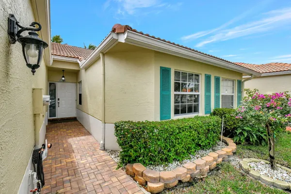 Property Slideshow image 2 of 58 | 6078 lake hibiscus dr, Delray Beach, FL, 33484