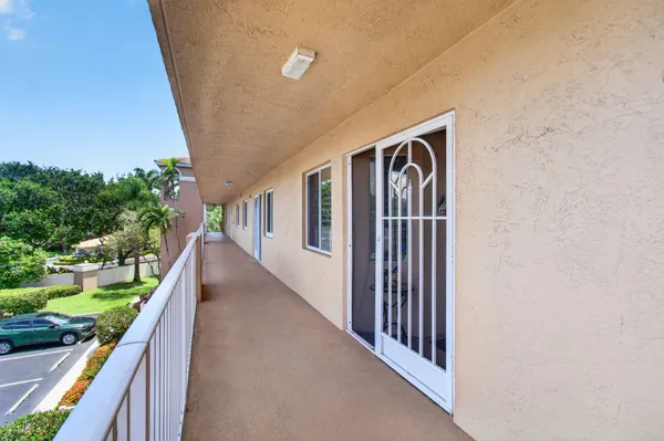 Property Slideshow image 3 of 95 | 5746 crystal shores dr 303, Boynton Beach, FL, 33437