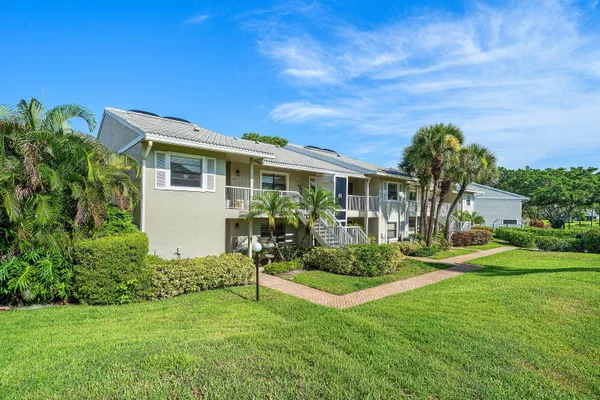 Property Slideshow image 2 of 59 | 61 eastgate dr c, Boynton Beach, FL, 33436