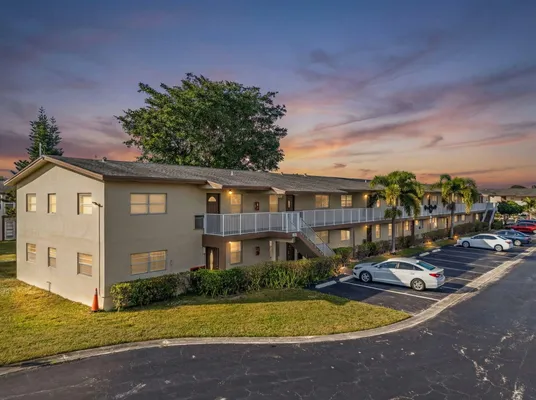 Property Slideshow image 3 of 23 | 601 nw 78th ter 203, Margate, FL, 33063