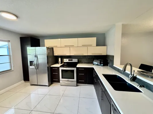 Property Slideshow image 3 of 29 | 12600 sw 5th ct 109l, Pembroke Pines, FL, 33027