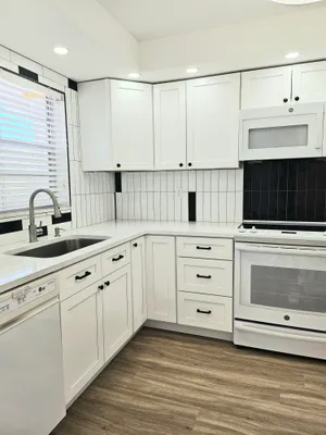 Property Slideshow image 3 of 10 | 5860 nw 44th st 412, Lauderhill, FL, 33319
