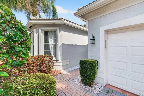 Property Slideshow image 3 of 48 | 7315 twin falls dr, Boynton Beach, FL, 33437