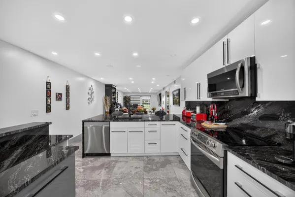 Property Slideshow image 3 of 63 | 2903 victoria cir o4, Coconut Creek, FL, 33066