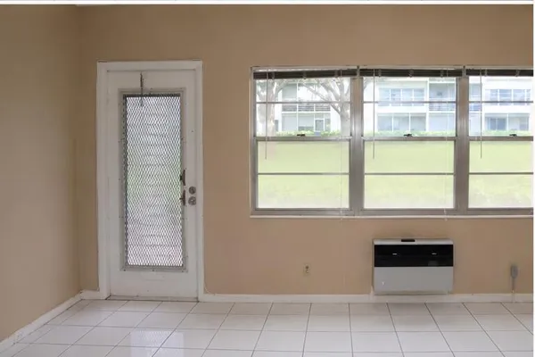 Property Slideshow image 2 of 15 | 554 mansfield, Boca Raton, FL, 33434