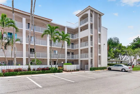 Property Slideshow image 2 of 96 | 14112 huntington pointe dr 210, Delray Beach, FL, 33484