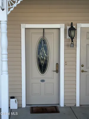 Property Slideshow image 3 of 41 | 406 kelly cir, Guilderland, NY, 12009