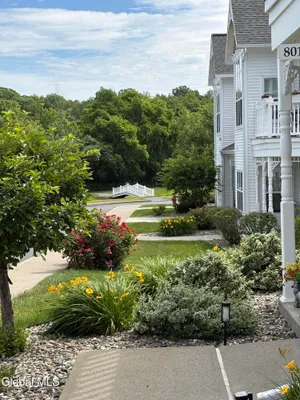 Property Slideshow image 2 of 46 | 806 heather ln, Guilderland, NY, 12009