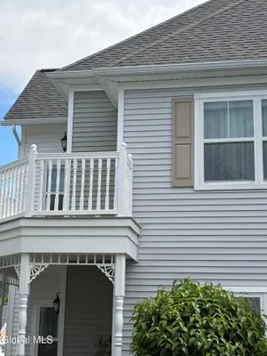 Property Slideshow image 3 of 46 | 806 heather ln, Guilderland, NY, 12009