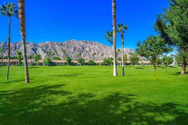 Property Slideshow image 2 of 35 | 55033 oakhill, La Quinta, CA, 92253