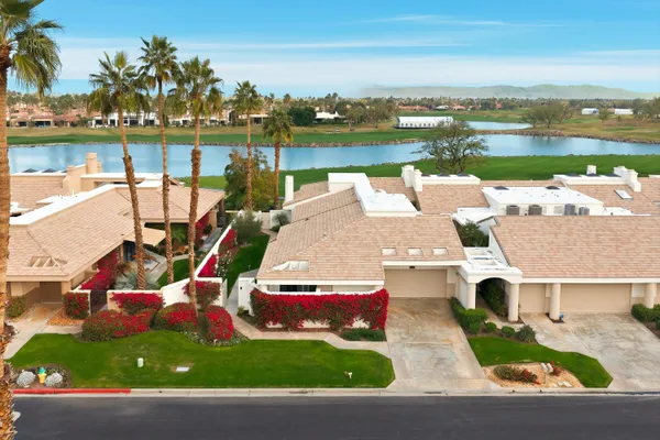 Property Slideshow image 3 of 43 | 55650 oaktree, La Quinta, CA, 92253