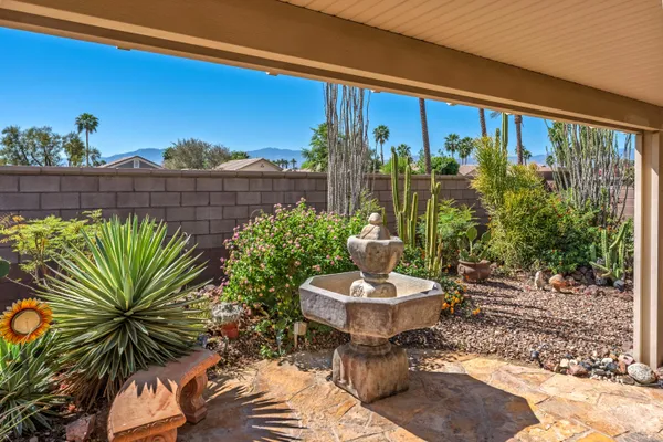 Property Slideshow image 2 of 30 | 78275 estancia dr, Palm Desert, CA, 92211