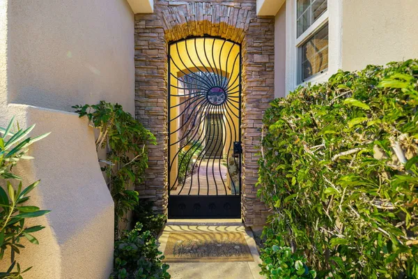 Property Slideshow image 3 of 68 | 61635 tulare ln, La Quinta, CA, 92253