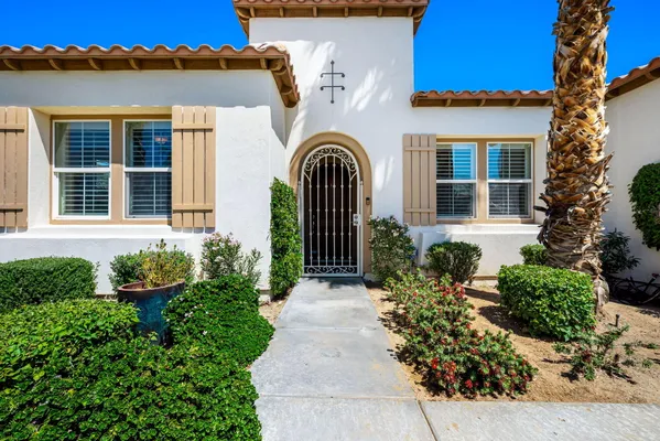 Property Slideshow image 3 of 47 | 61564 tulare ln, La Quinta, CA, 92253