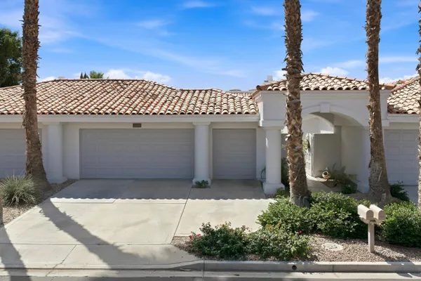 Property Slideshow image 2 of 47 | 54652 inverness way, La Quinta, CA, 92253