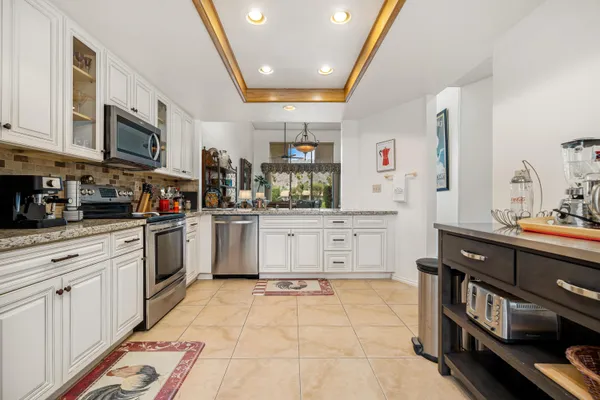 Property Slideshow image 2 of 38 | 54577 oak hl, La Quinta, CA, 92253