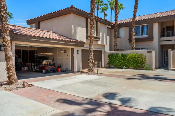 Property Slideshow image 3 of 35 | 55458 laurel vly, La Quinta, CA, 92253