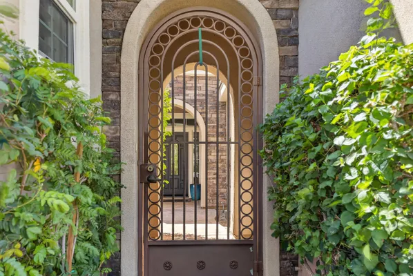 Property Slideshow image 3 of 64 | 60419 honeysuckle st, La Quinta, CA, 92253